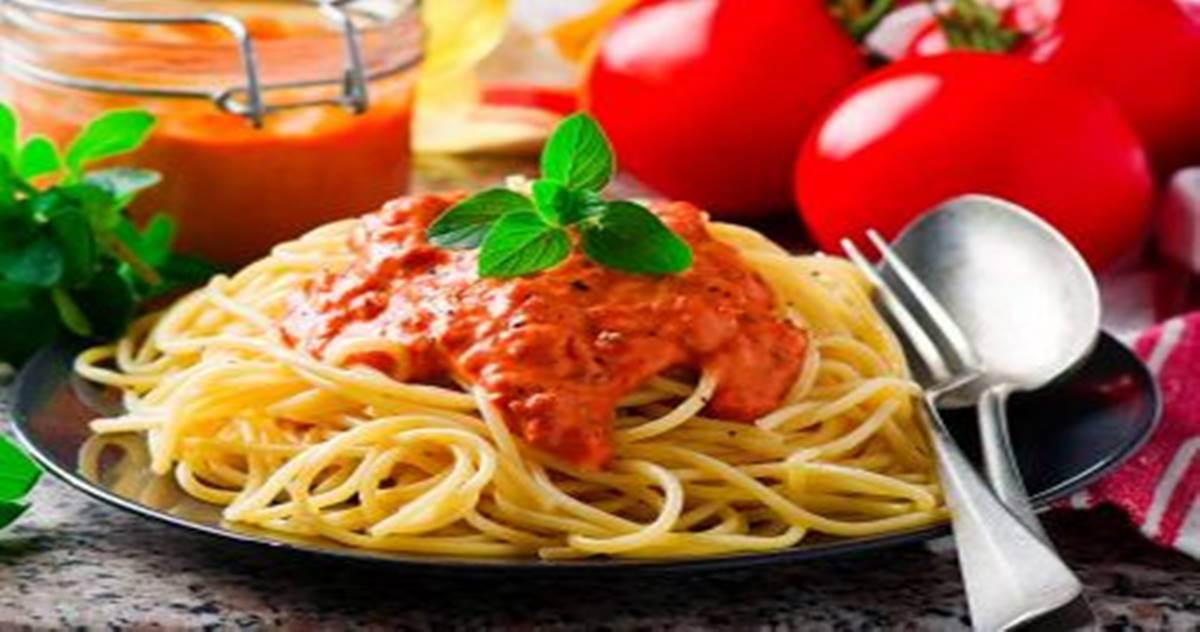 espaguetis con salsa cremosa de tomate2
